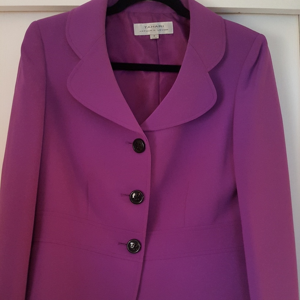 Tahari Blazer